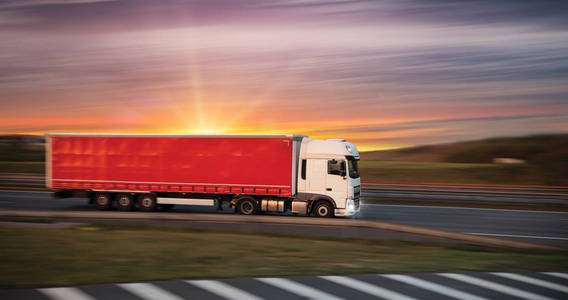 卡車集裝箱 現(xiàn)代道路貨物運(yùn)輸?shù)墓歉闪α?></a></div>
<div   id=